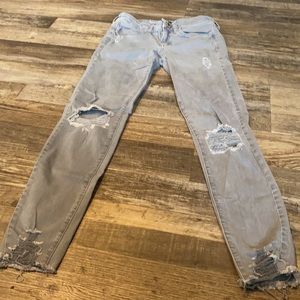 American Eagle Gray Sz 2 super stretchy **Distressed**